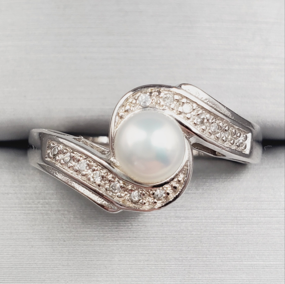 Cultured White Pearl & Diamond Simulants 925 Sterling Silver Bypass Ring